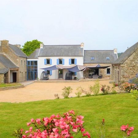 Maison Spacieuse A Plougonven Avec Jacuzzi Et Jardin 外观 照片