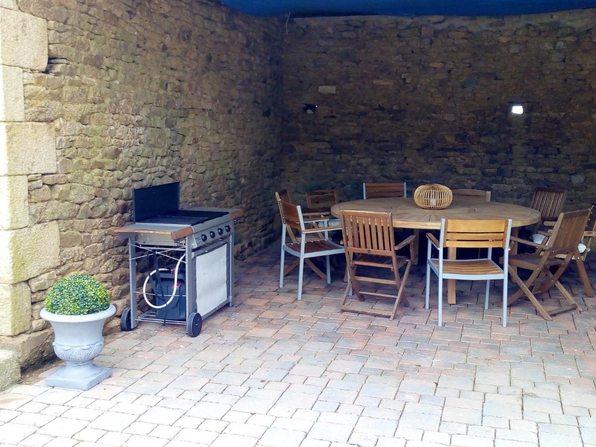 Maison Spacieuse A Plougonven Avec Jacuzzi Et Jardin 外观 照片