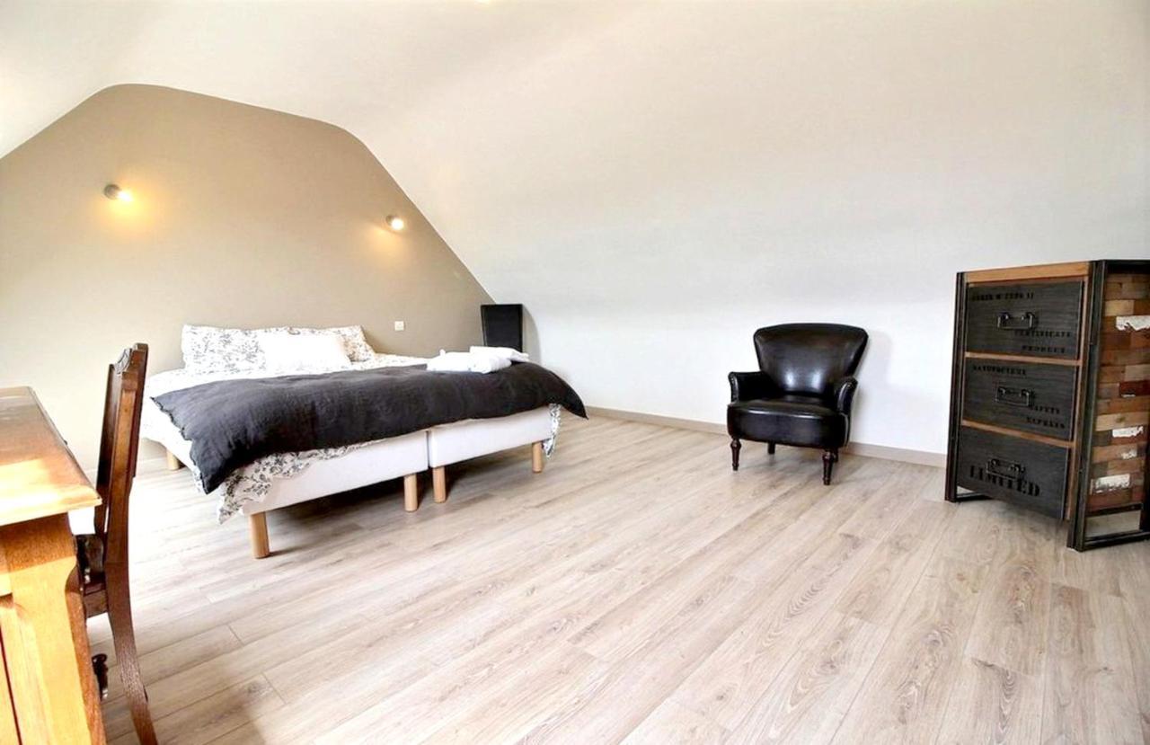 Maison Spacieuse A Plougonven Avec Jacuzzi Et Jardin 外观 照片
