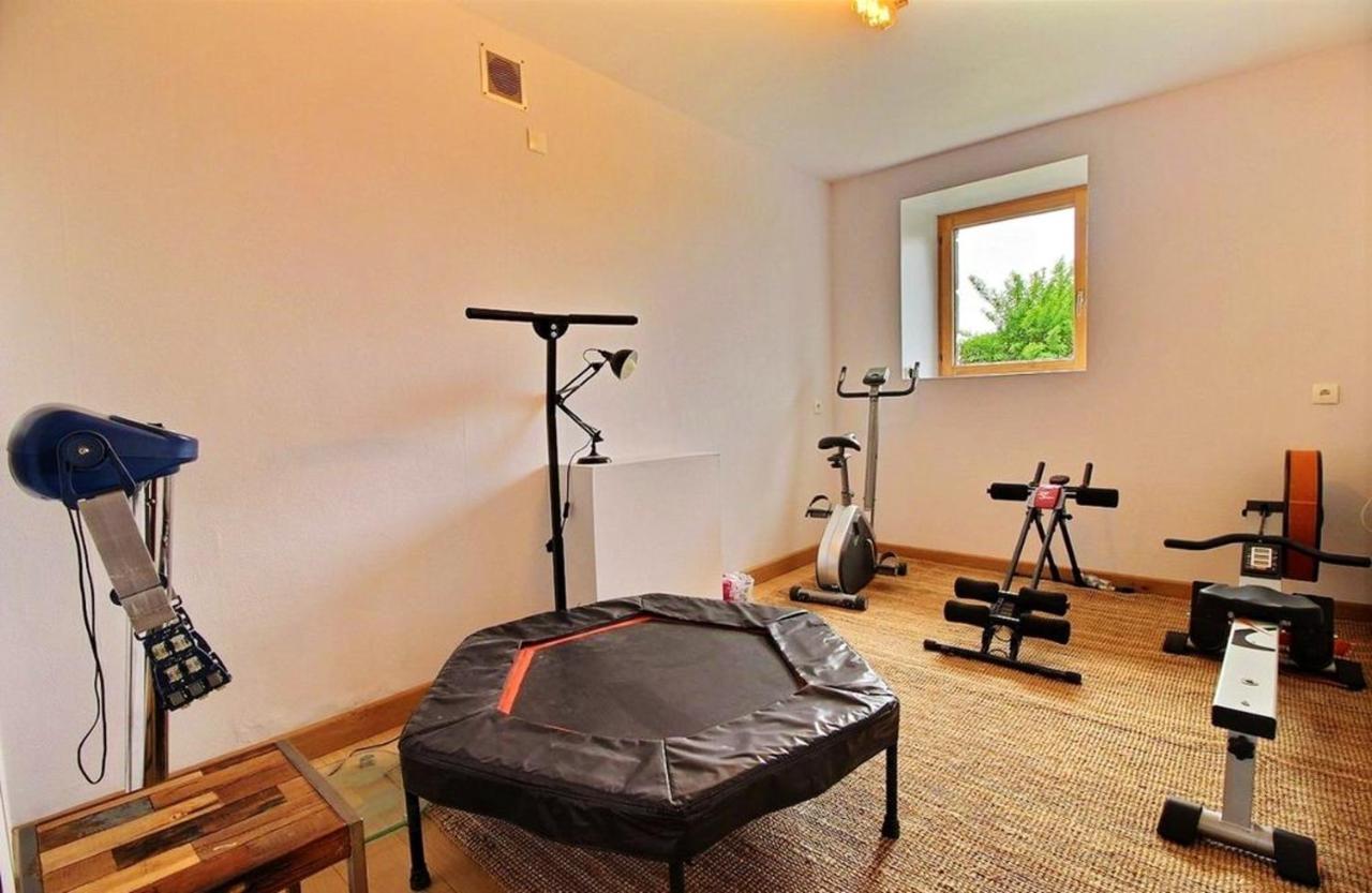 Maison Spacieuse A Plougonven Avec Jacuzzi Et Jardin 外观 照片